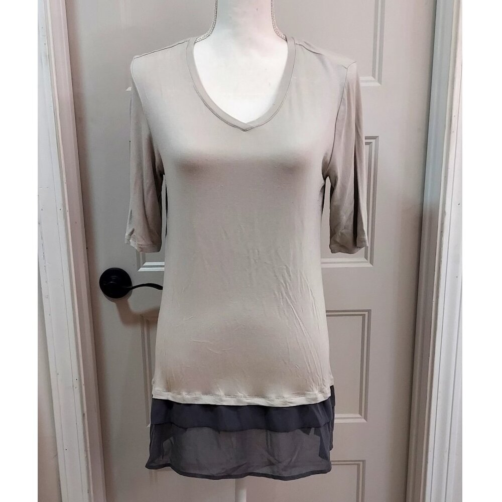 Logo Lori Goldstein_M_used_light gray_tunic